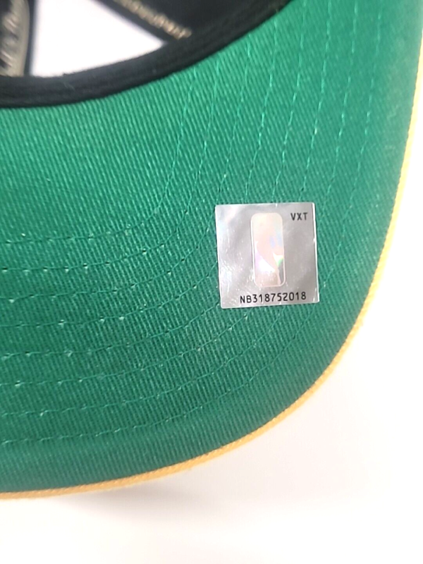 Mitchell & Ness Seattle Supersonics Black Embroidered Snapback Cap