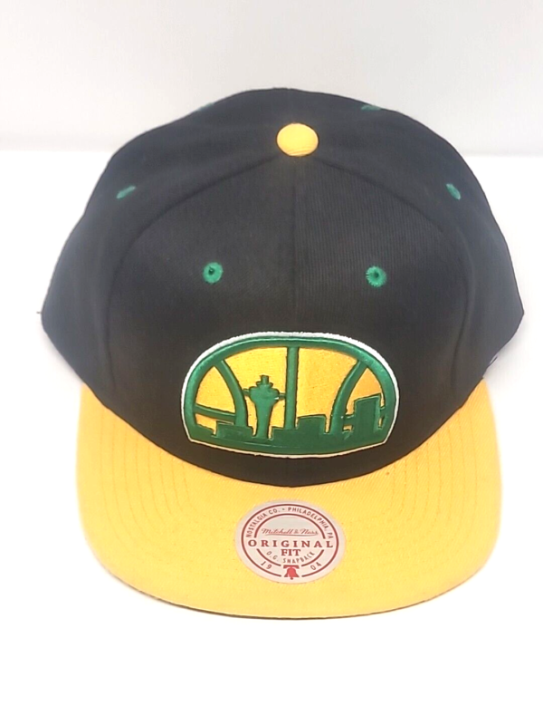 Mitchell & Ness Seattle Supersonics Black Embroidered Snapback Cap